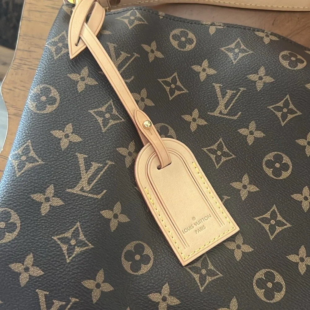 Beautiful Authentic Louis Vuitton Gracefull MM - Picture 14 of 16